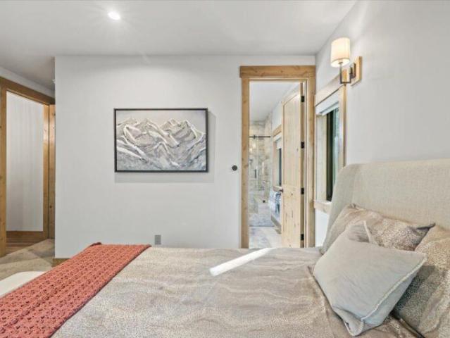 2366 Highlands Dr, South Lake Tahoe, CA 96150 | MLS #ML82049