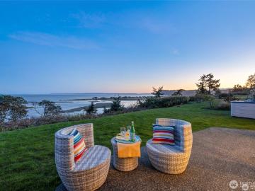 2368 Soundview Drive