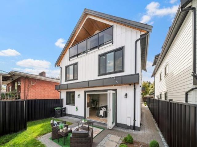 2369 Adanac Street, Vancouver, BC, V5L 2E9 duplex for sale | Listing ID R3158 | Royal LePage