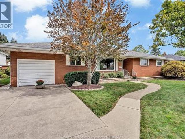 2360 Leonard Road, Windsor, ON, N8W 4L7 house for sale | Listing ID 26023 | Royal LePage