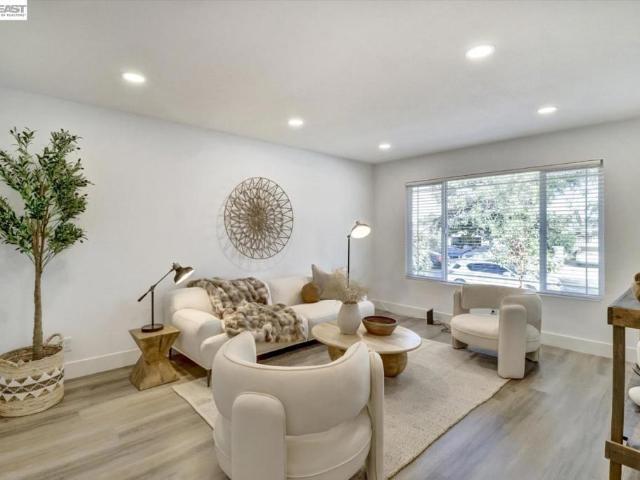 2362 Renfield Way
