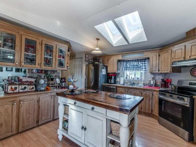 236 400 Avenue Se, Medicine Hat, AB, T1B 1J3 house for sale | Listing ID A2350 | Royal LePage