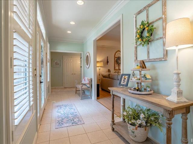 236 Knollview Drive