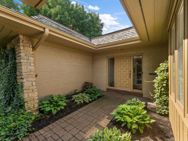 236 Inverness Lane