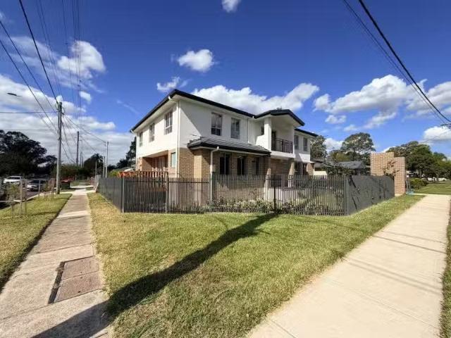 2/36 Jamison Road, Kingswood Apartment for rent Listed by Nis.