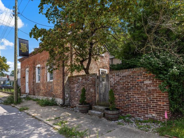 236 Lexington St
