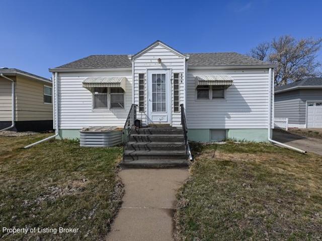 236 S Main Ave, Dickinson, ND 58601