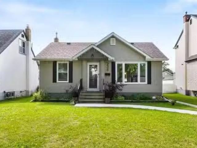 236 Smithfield Avenue, Winnipeg, MB, R2V 0C4 house for sale.