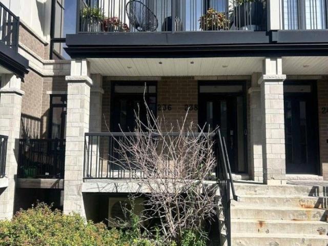 236 Pembina Private Ottawa, ON K4M0G7