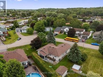 236 Vanier Crescent, Renfrew, ON, K7V 4M9 house for sale | Listing ID X13471 | Royal LePage