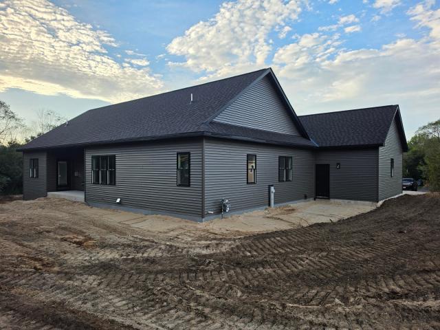 2377 Wallace Lake Rd