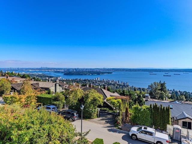 2379 Constantine Place, West Vancouver