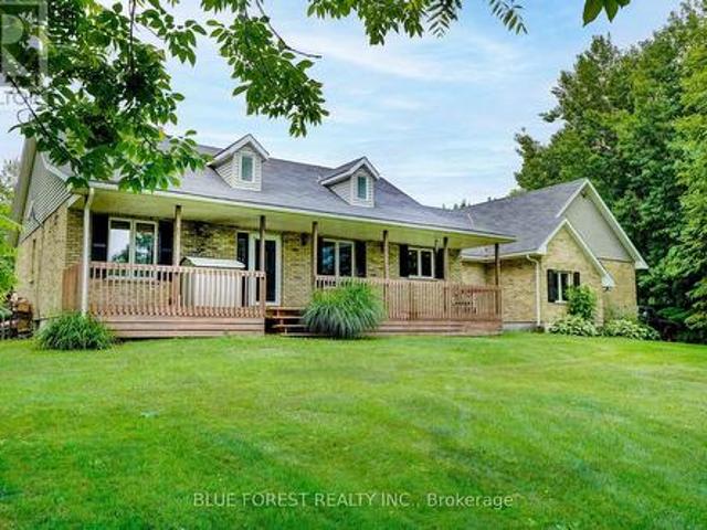 23706 Gray Line, West Elgin, ON, N0L 2C0 house for sale | Listing ID X13771 | Royal LePage