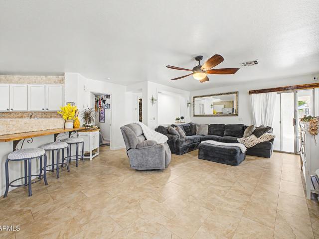 2370 e peach tree drive