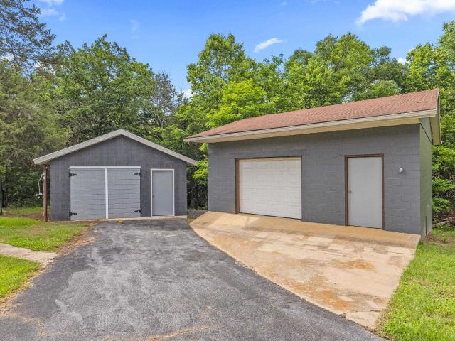 2370 us hwy 211 w