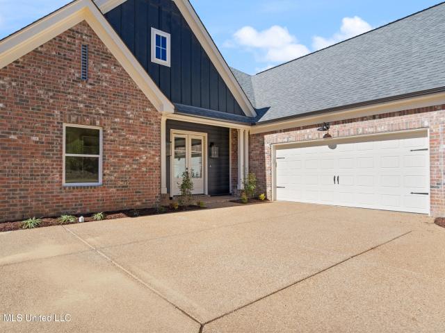 2373 S Highway 301