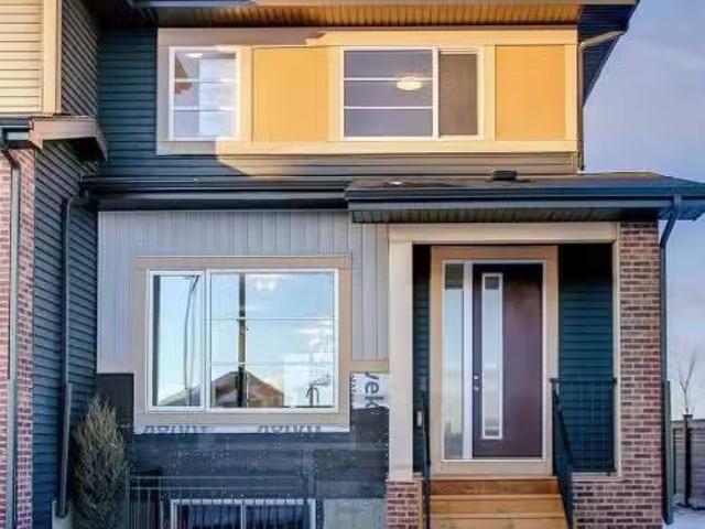237 Cobblestone Gate Sw, Airdrie, AB, T4B 0R7 house for sale.