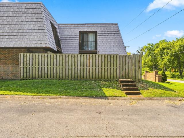 237 Cedarwood Ln