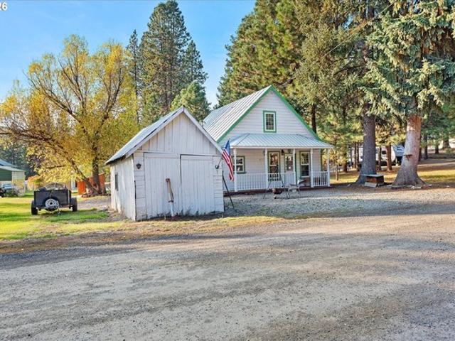 237 Bonanza St, Sumpter, OR 97877