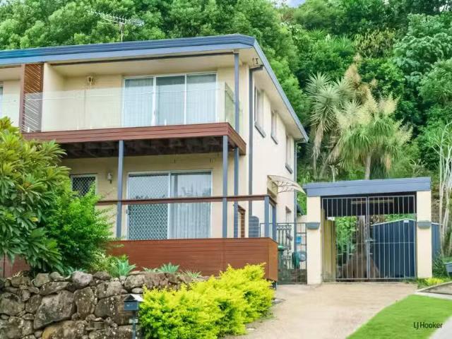 2/37 Bimbadeen Avenue, Banora Point Townhouse for rent Listed.