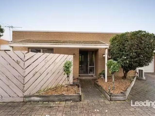 2/37 Darbyshire Street, Sunbury, VIC 3429