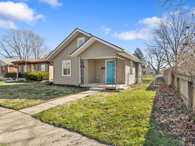 237 N 8th Ave, Beech Grove, IN 46107 | MLS #22087