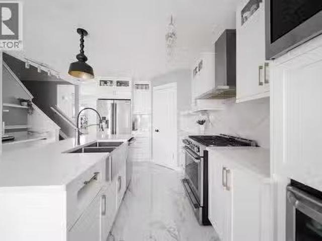 237 Sandstone Lane, Fort Mcmurray, AB, T9K 0T1 house for sal.