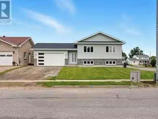 237 Pentagon Blvd, Sault Ste. Marie, ON, P6B 6G2 house for s.