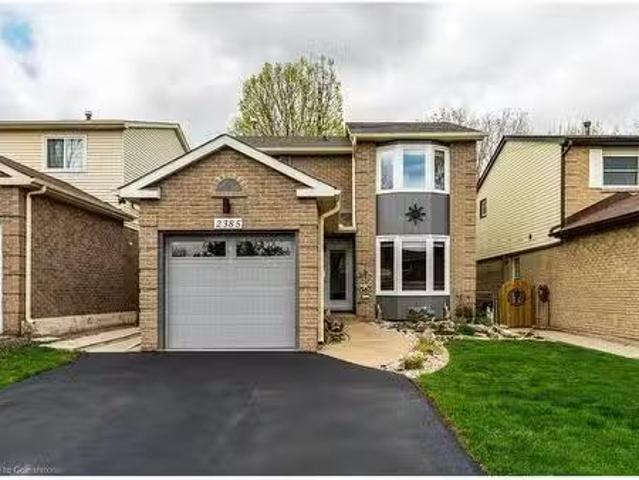 2385 Cotswold Crescent, Burlington, ON, L7P 4M3 house for sa.