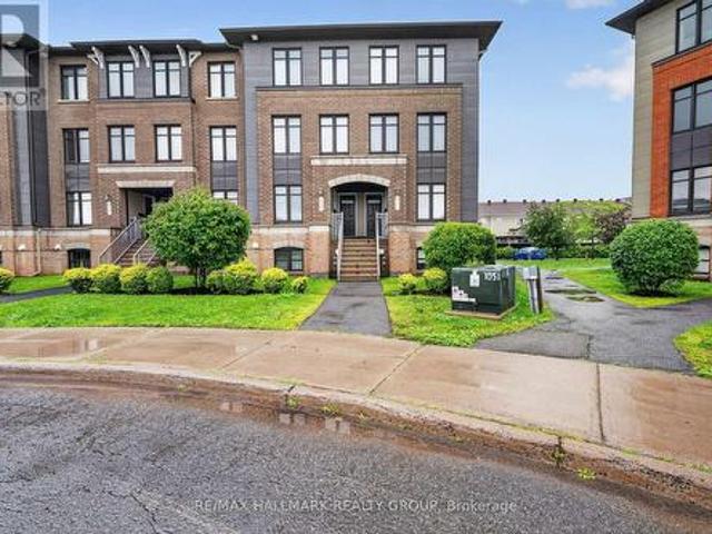 2387 Esprit Drive, Ottawa, ON, K4A 0T4 townhouse for sale | Listing ID X13616 | Royal LePage