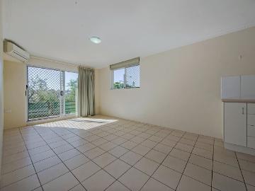 2/388 Old Cleveland Road, COORPAROO, QLD 4151