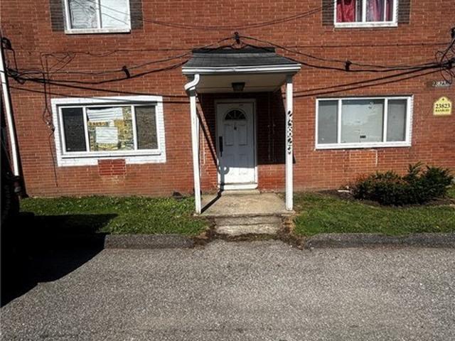 23823 Banbury Cir Unit H1, Warrensville Heights, OH 44128