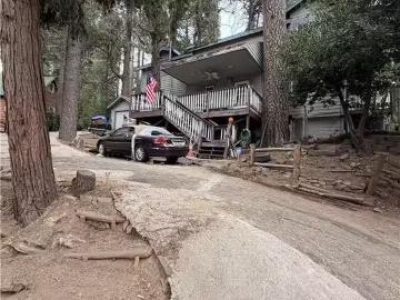 23824 SKYLAND DR, CRESTLINE, CA 92325