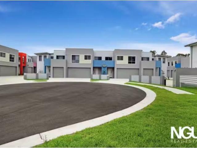 23/8 10 Hambledon Road, Quakers Hill Townhouse for rent Liste.