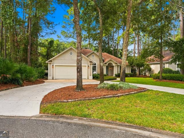 238 Cardinal Circle W