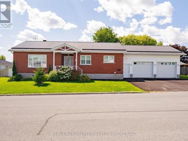 238 Bishop Street S, North Glengarry, ON, K0C 1A0 house for sale | Listing ID X13709 | Royal LePage