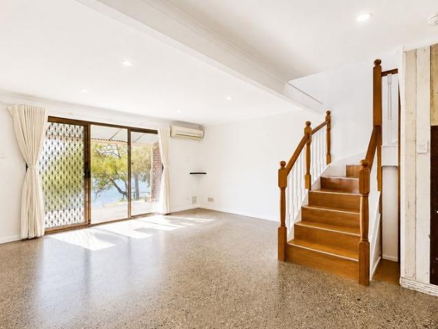 2/38 Sunbird Street