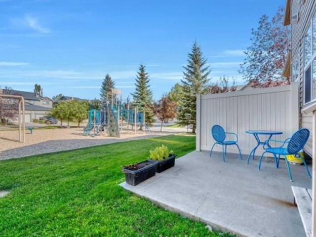 238 Ranch Ridge Meadow, Strathmore, AB, T1P 0A9 townhouse for sale | Listing ID A2332 | Royal LePage
