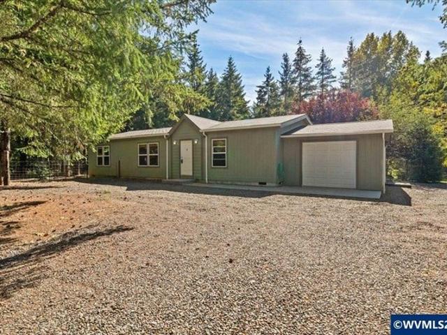 23940 SW Grass Heights Dr, Corvallis, OR 97333