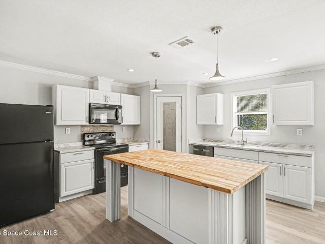 23950 Bass Rd, Astor, FL 32102 | MLS #V4949