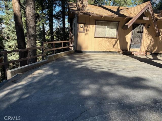 23992 Lakeview Dr