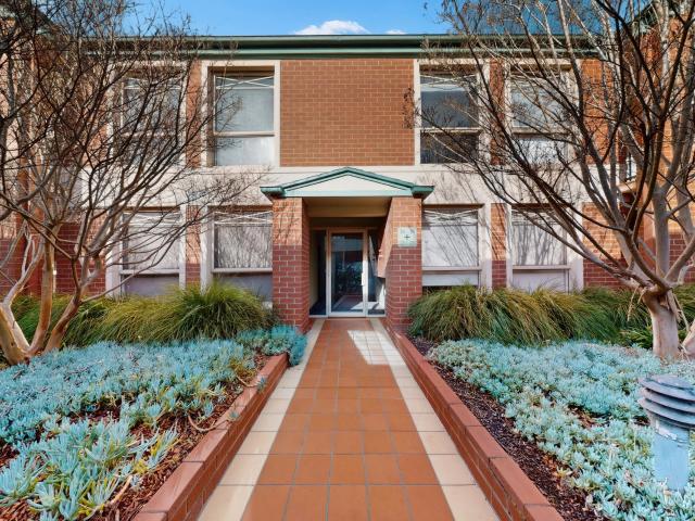 23/908 Canterbury Road, Box Hill South