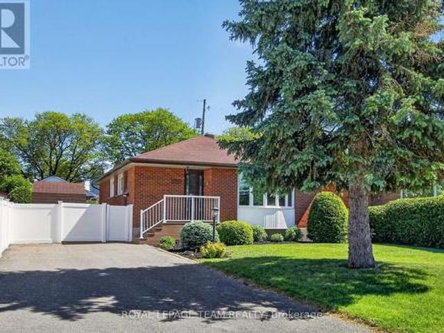 2390 Cheshire Road, Ottawa, ON, K2C 1G3 house for sale | Listing ID X13248 | Royal LePage
