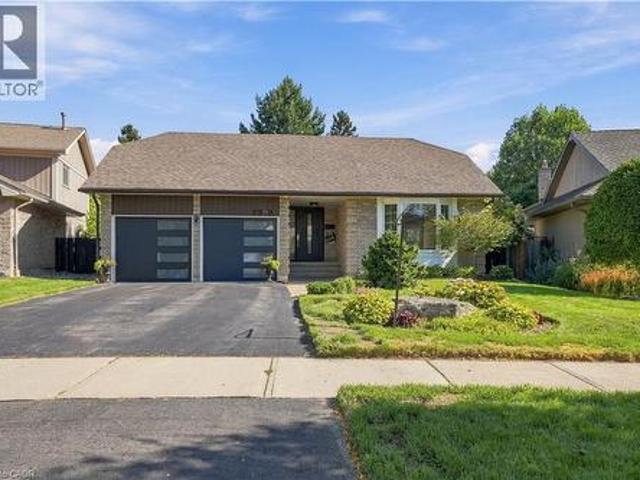 2390 Sinclair Circle, Burlington, ON, L7P 3C3 house for sale | Listing ID 40863 | Royal LePage