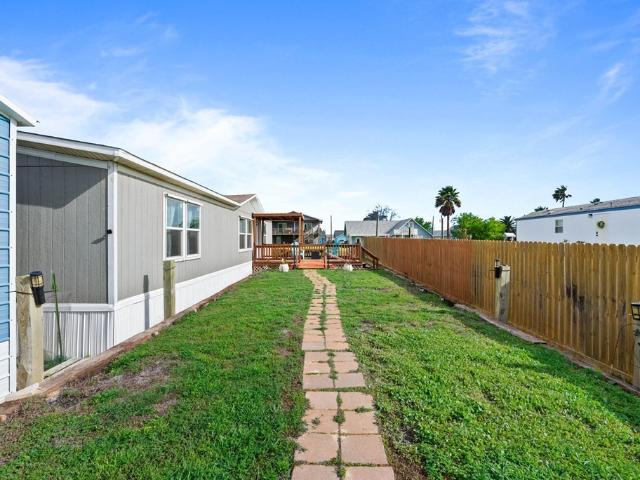 239 Allen M Parks Dr, Rockport, TX 78382 | MLS #609127