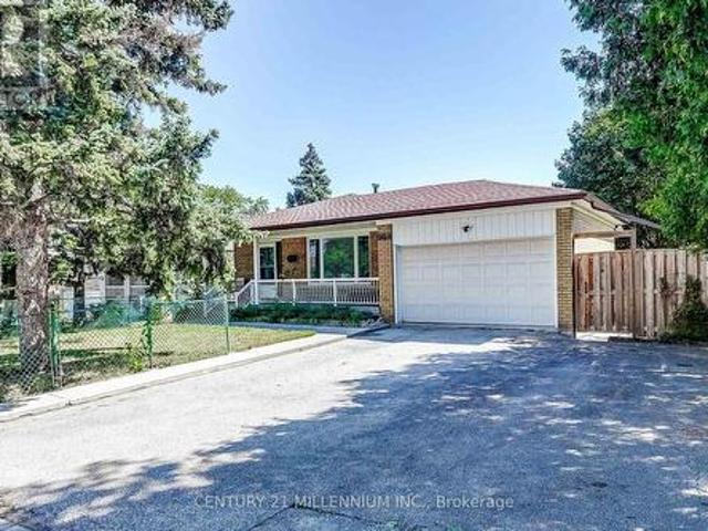 239 Driftwood Avenue, Toronto, ON, M3N 2N4 house for sale | Listing ID W13782 | Royal LePage
