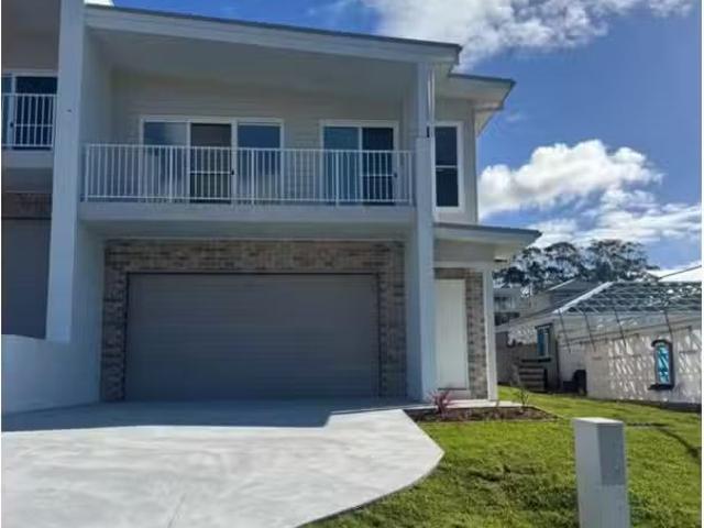 2/39 Silk Cresent, Diamond Beach Townhouse for rent Listed by.
