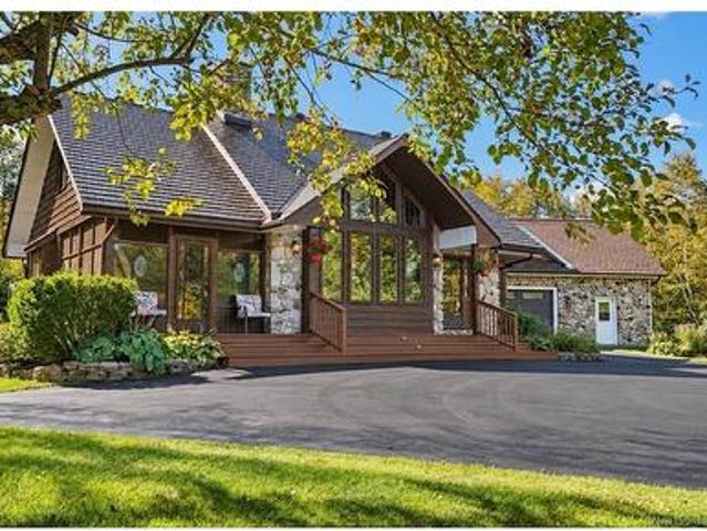 239 Route 322, North Tetagouche, NB, E2A 4Y6 Luxury House for sale | Listing ID NB148543 | Royal LePage Carriage Trade Luxury Properties