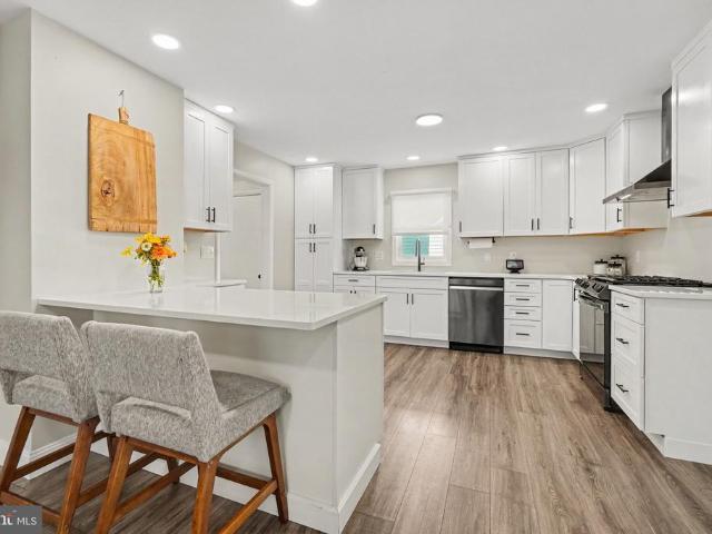239 W High Street