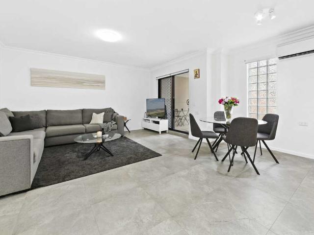 2/7 11 Paton St, Merrylands West